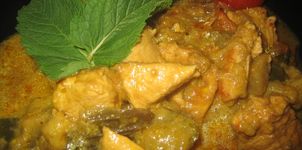 Curry de pollo con berenjenas a la menta