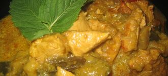 Curry de pollo con berenjenas a la menta
