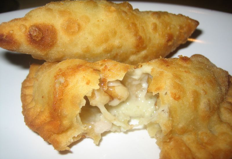 Empanadillas de roquefort, nueces y bacon