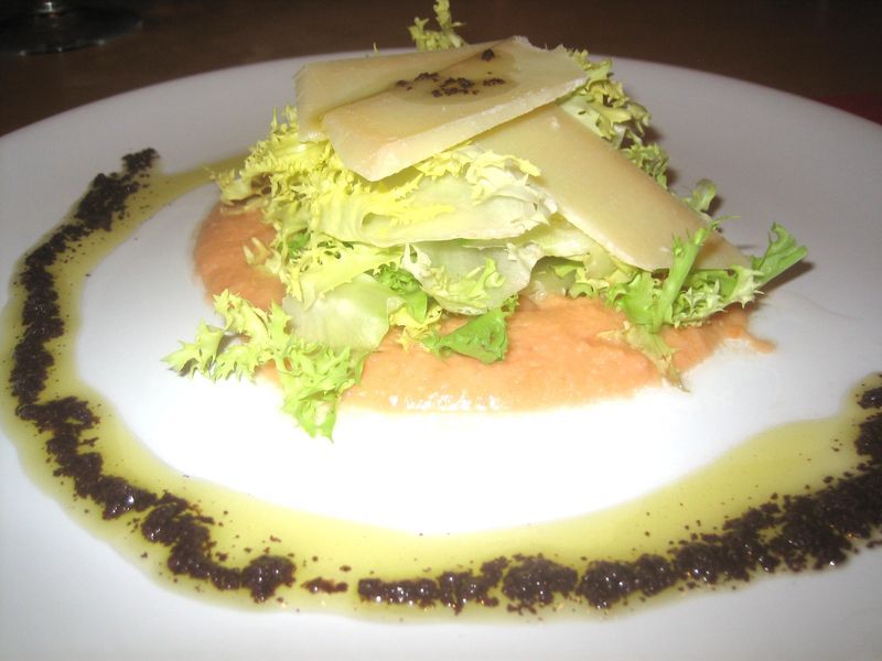 Ensalada de parmesano y patÃ© de olivas negras