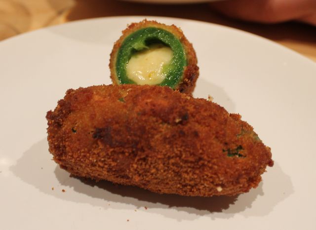 Jalapeños rellenos de cheddar