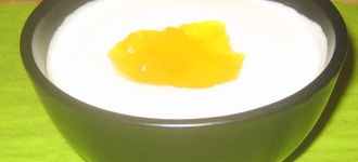 Mousse de yogur griego al limón