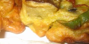 Pakoras con chutney de menta y cilantro