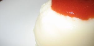 Panacotta con confitura de guayaba