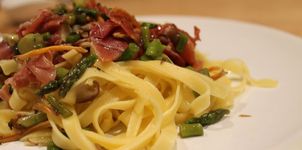 Tagliatelle con trigueros al aceite de trufa