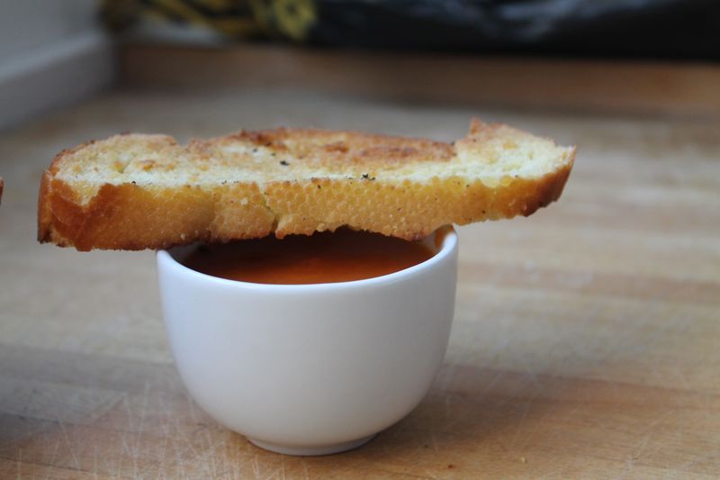 Sopa de tomate asado