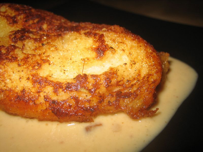 Torrijas con Amaretto sobre cama de Jijona