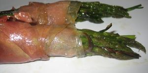 Rollitos de trigueros y jamÃ³n serrano