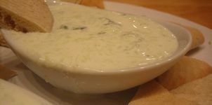 Tzatziki (crema griega de yogur y pepino)